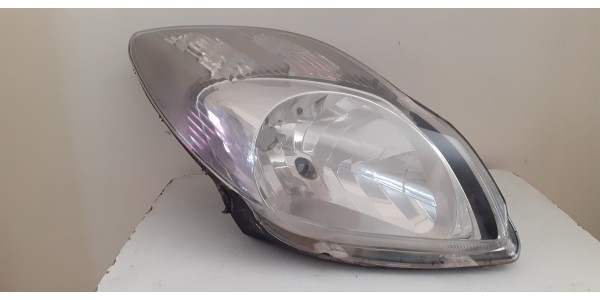 TOYOTA YARİS SAĞ (09/11) HALOJEN MAKYAJLI